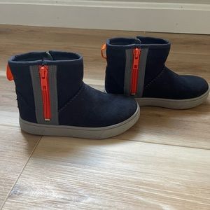 Toddler Boys UGG boots size 11